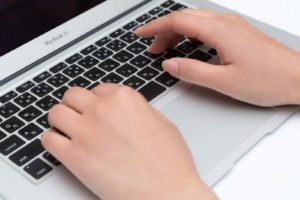 外注戦略のメリット。外注化で他人の時間を買って稼ぐ方法。