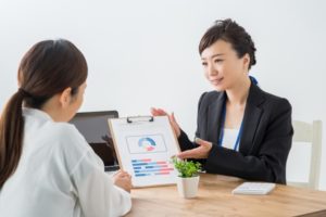 生命保険営業から転職したい！生保営業の厳しい現実と辞めたい理由とは