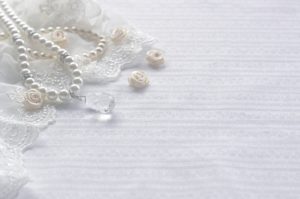 ジュエリーショップの志望動機とは？例文と注意するポイントを解説。