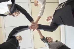 初対面でも仲良くなれるゲーム5選！今話題のアイスブレイクとは？