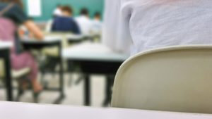 大学生が登校拒否になる8つの理由とそれぞれの対応策を詳しく解説します。