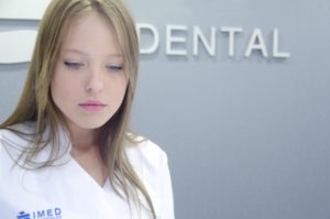 歯科助手を辞めたいと感じる決定的な４つの理由。向いてない時の対処法とは。