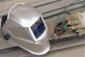 溶接工は辞めておいたほうがいいと言われる理由。きつい実態とは？