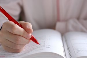不登校生が家でも勉強しない心理状況とは？大きな3つの理由と対応策。