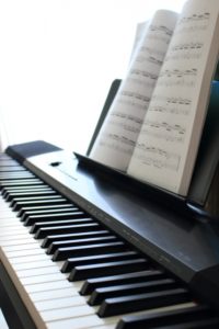 ピアノ初心者の曲の選び方。ジャンル別に詳しくご紹介。