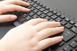 中学生からのプログラミングの始め方。学習の進め方について詳しく解説。