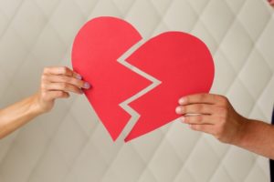 彼氏と別れて辛い時に絶対やってはいけない行動と前に進む為の方法。