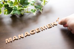 芸能マネージャーの仕事内容とは？楽しいだけじゃ務まらない大変な職業。