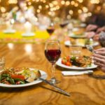 毎日頑張る自分へのご褒美!主婦は何にいくら使ってる?