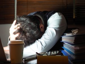 残業が多すぎでやめたいと感じたとき、試してほしい5つの改善方法。