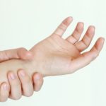 ピアノを弾くと手首が痛い!手首を傷めないピアノの弾き方をご紹介