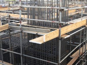 施工管理は激務できつい仕事なのか？ブラックと言われる過酷な現状とは。