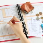 節約したいなら家計簿は必須?お金が貯まる家計簿と続けるポイントを紹介