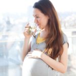 妊婦の立ち仕事っていつまでOK?時期別のリスクと気を付けたい事。