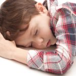 子供が寝ないのはなぜ?睡眠不足を回避するために親ができる工夫を紹介