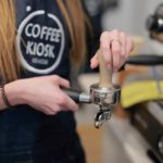 コーヒーを入れる人「バリスタ」の仕事内容や必要な資格など詳しく紹介。