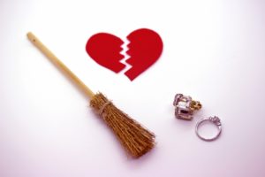 失恋から1年も経っても立ち直れない。恋人が忘れられない時の対処法