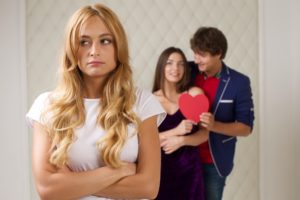 嫉妬しない恋人の心理とは？ヤキモチを焼かない人の6つの特徴。