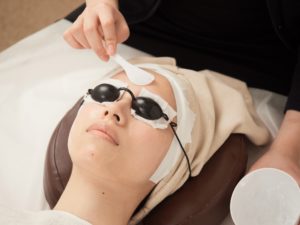 顔が毛深い人に適した脱毛方法とは？顔脱毛におすすめなサロンの選び方。