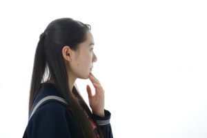 不登校とは？学校に行けないことは何が問題なのか？登校拒否の現状を解説。