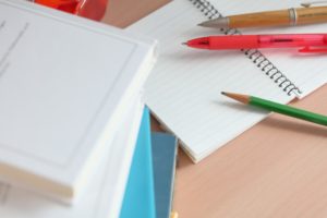 資格取得のために仕事を辞める？退職して後悔する前に考えること。