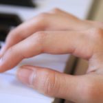 ピアノの上達に指の長さは関係ある?手が小さい人でも難しい曲を弾く方法