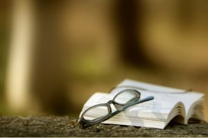 哲学と文学の関わりとは？文学という手段で思想を表現した哲学者たち。