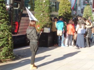 バスガイドは給料が安い？大変な仕事内容と転職に有利なスキルとは。